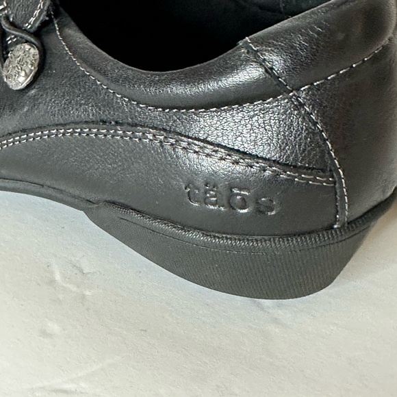 Taos Footwear Encore Leather Slip-Ons size 10 - Picture 3 of 11